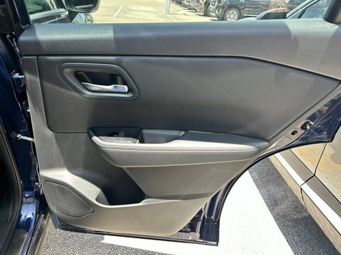 New 2026 Nissan Rogue SV FWD image 44