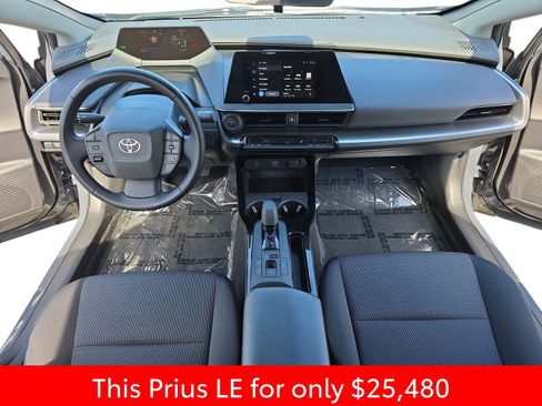 Used 2025 Toyota Prius LE image 15