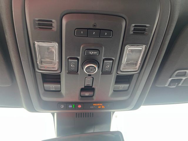 Used 2024 GMC Yukon Denali AWD/4WD image 18