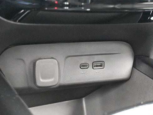 Used 2025 Chevrolet Trax LT image 23