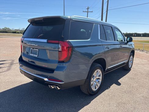 New 2026 GMC Yukon Denali w/ Sun & Power Step Package image 6