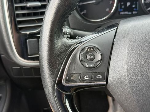 Used 2018 Mitsubishi Outlander SE FWD image 18