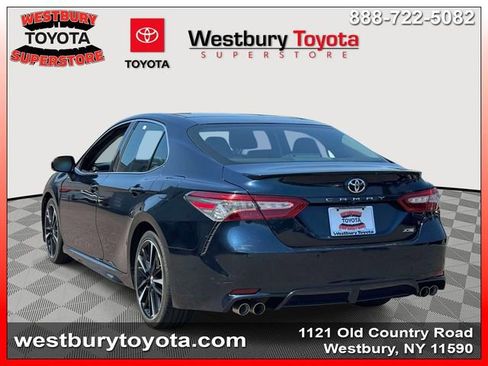 Used 2018 Toyota Camry XSE FWD image 9