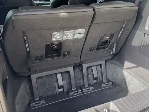 Used 2024 Kia Carnival LX image 14