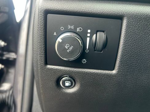 Used 2018 Jeep Grand Cherokee Altitude AWD/4WD image 17