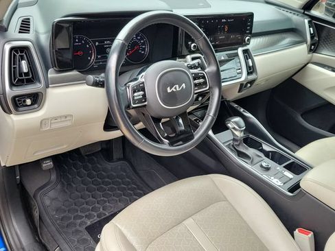 Used 2022 Kia Sorento S FWD image 4