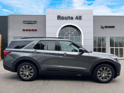 Used 2026 Ford Explorer Active w/ Active Comfort Package AWD/4WD image 6