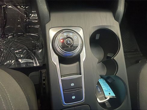 Used 2021 Ford Escape SE FWD image 19