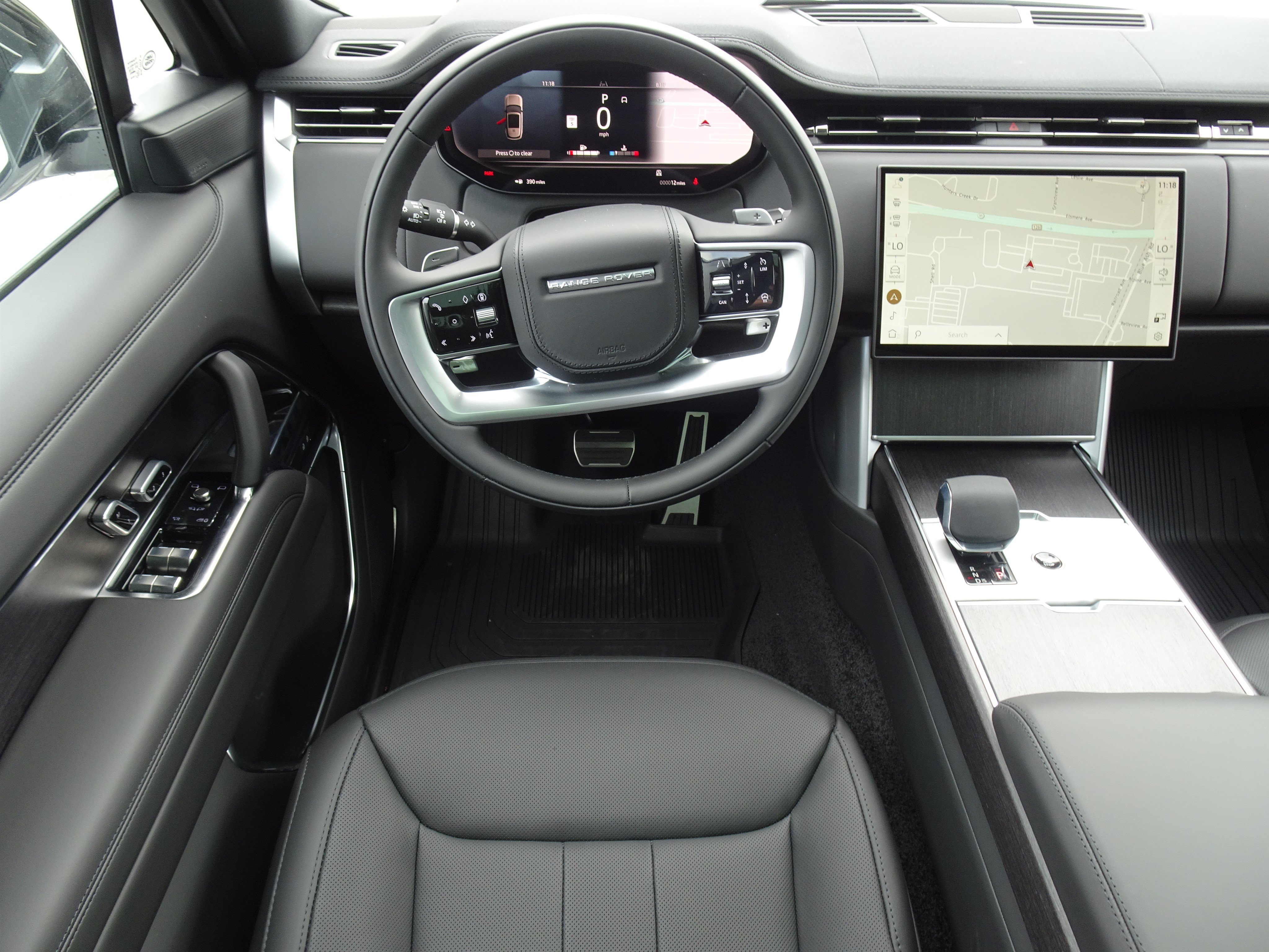 New 2026 Land Rover Range Rover Long Wheelbase SE AWD/4WD image 23