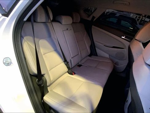 Used 2019 Hyundai Tucson SEL image 19