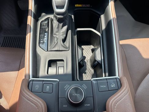 Used 2024 Toyota Grand Highlander AWD image 16