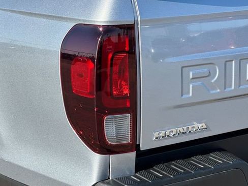 Certified 2025 Honda Ridgeline RTL image 34