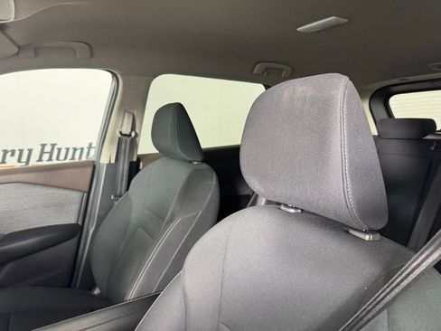 Used 2023 Nissan Rogue S image 11