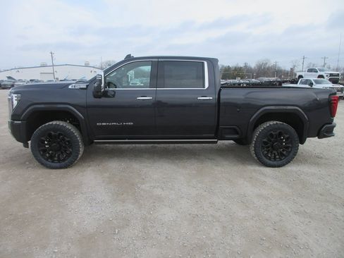 New 2026 GMC Sierra 2500 Denali w/ Denali Reserve Package image 10