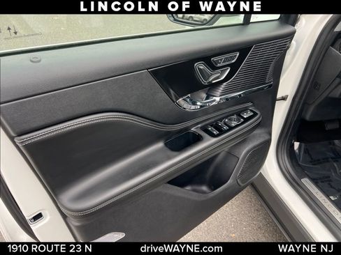 Used 2020 Lincoln Corsair AWD w/ Equipment Group 101A image 11