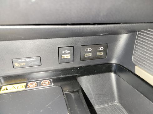 Used 2025 Toyota Camry SE image 15