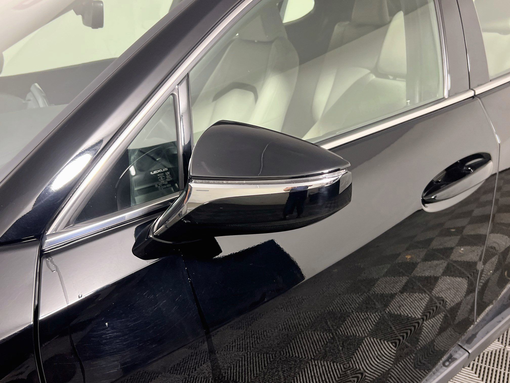 Used 2023 Lexus UX 250h FWD w/ Accessory Package (Z1) image 12