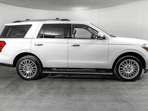Used 2024 Ford Expedition Limited AWD/4WD image 9