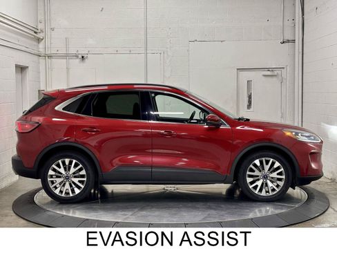 Used 2020 Ford Escape Titanium w/ Titanium Premium Package 2.0 AWD/4WD image 10