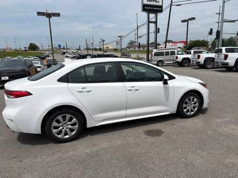 Used 2024 Toyota Corolla LE FWD image 14