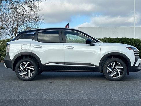 New 2026 Nissan Kicks SV image 3