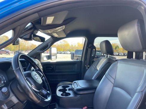 Used 2021 RAM 5500 Tradesman w/ Safety Group image 17