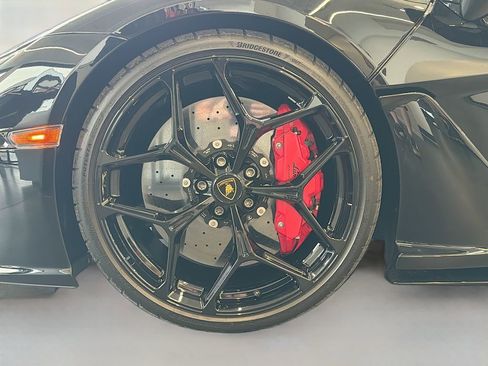 Used 2024 Lamborghini Revuelto image 41