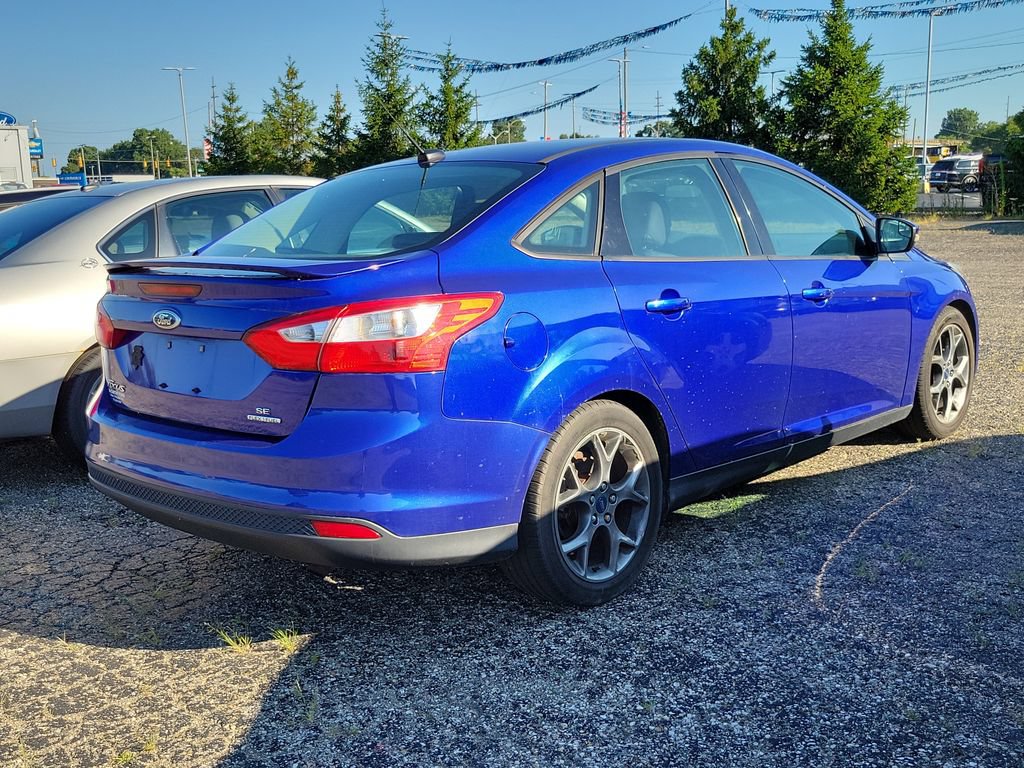 Used 2014 Ford Focus SE w/ Equipment Group 201A FWD image 3