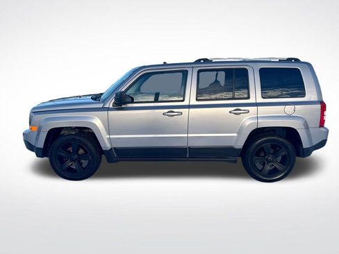 Used 2016 Jeep Patriot High Altitude image 2