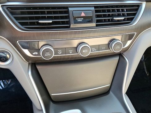 Used 2020 Honda Accord Touring image 14