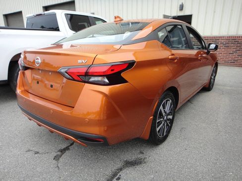 Used 2022 Nissan Versa SV FWD image 5