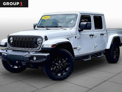 Used 2024 Jeep Gladiator Sport AWD/4WD image 1