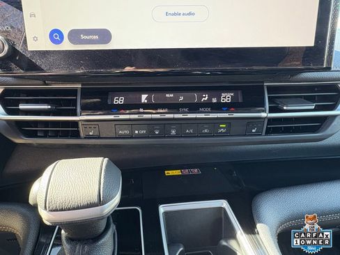 Used 2025 Toyota Sienna XLE Woodland Edition image 17