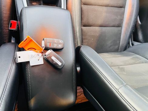 Used 2019 Jeep Grand Cherokee Altitude image 21