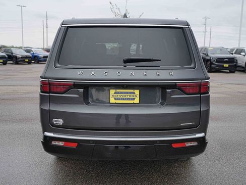 Used 2024 Jeep Wagoneer L Series II w/ Flexible Seating Group AWD/4WD image 7