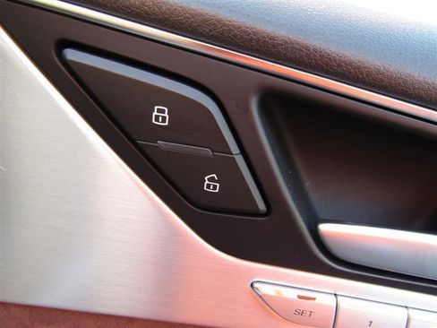 Used 2014 Audi A8 3.0T w/ Premium Package image 39