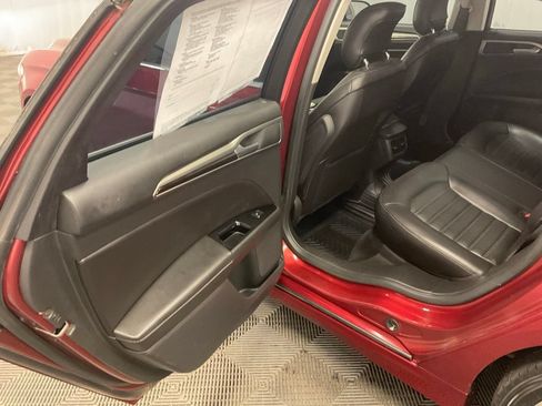 Used 2014 Ford Fusion SE w/ Equipment Group 502A FWD image 22
