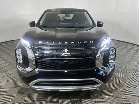 Used 2022 Mitsubishi Outlander SE image 8