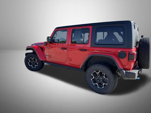 Used 2022 Jeep Wrangler Unlimited Rubicon 4xe w/ Cold Weather Group AWD/4WD image 2