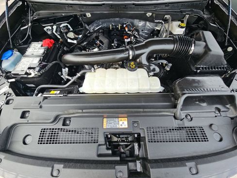 Used 2025 Ford Expedition Platinum image 10