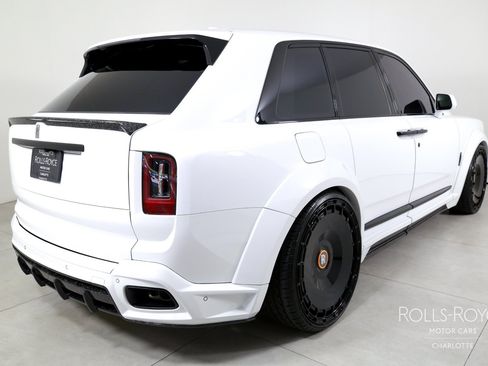 Used 2025 Rolls-Royce Cullinan AWD/4WD image 2