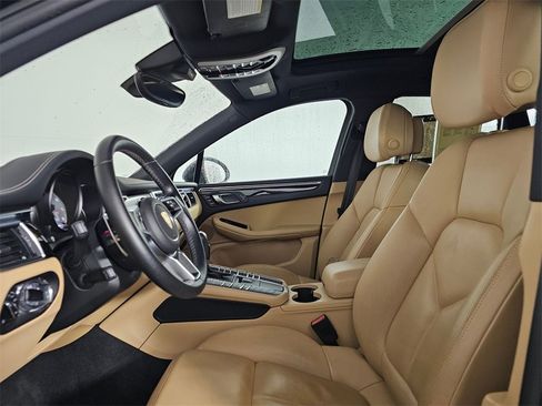 Used 2017 Porsche Macan S image 23