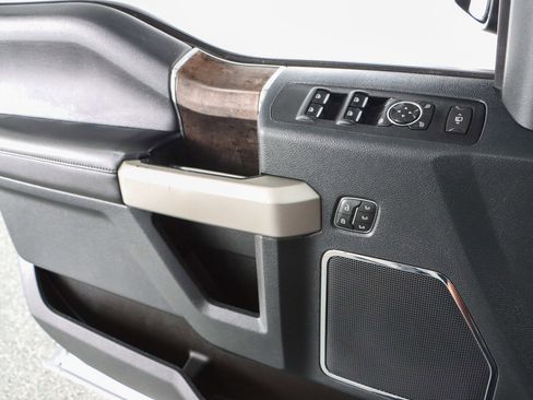 Used 2022 Ford F250 Lariat w/ Lariat Ultimate Package image 24