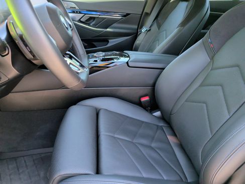 Certified 2024 BMW 540i xDrive w/ Executive Package image 26