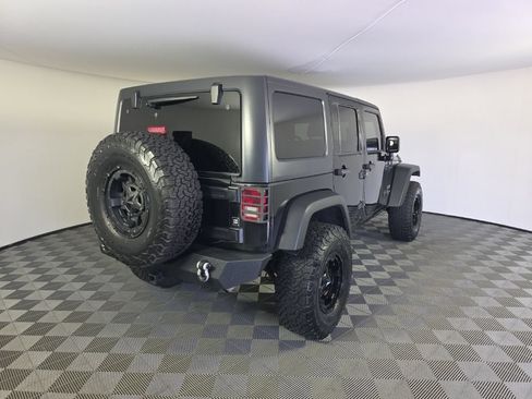 Used 2018 Jeep Wrangler Unlimited Sport S AWD/4WD image 5