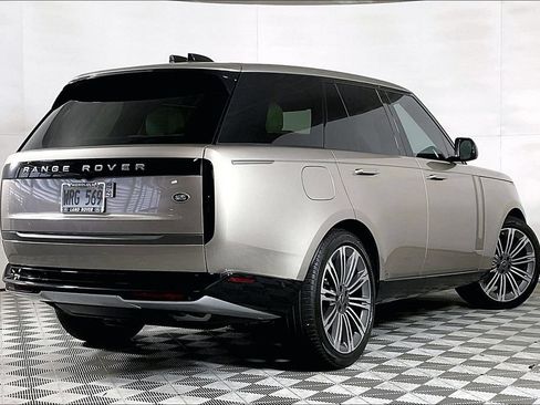 Used 2023 Land Rover Range Rover SE AWD/4WD image 10