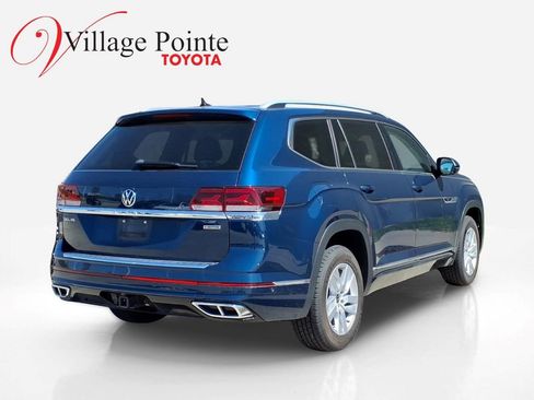 Used 2022 Volkswagen Atlas SEL Premium image 3