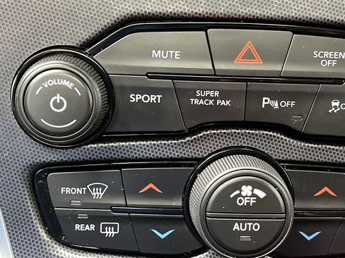Used 2018 Dodge Challenger R/T Plus RWD image 17