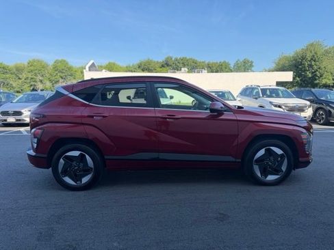 Used 2025 Hyundai Kona Limited FWD image 5