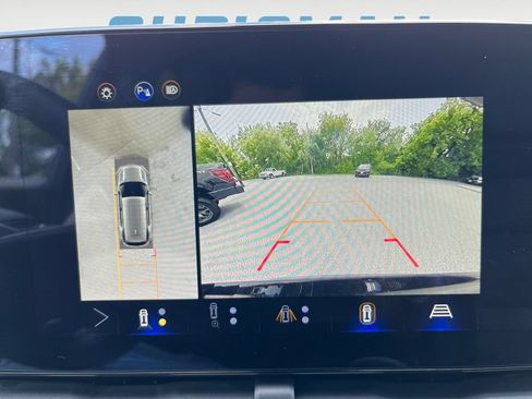Used 2025 Chevrolet Equinox LT w/ Convenience Package II AWD/4WD image 17